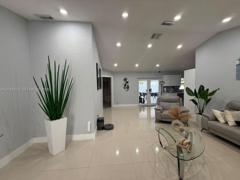 For Rent: $4,000 (3 beds, 2 baths, 1268 Square Feet)