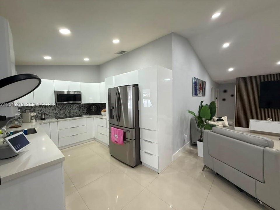For Rent: $4,000 (3 beds, 2 baths, 1268 Square Feet)