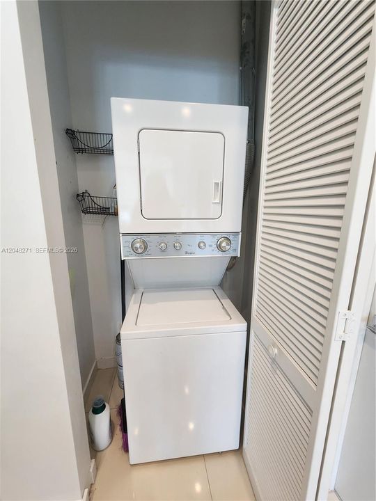 For Rent: $3,795 (3 beds, 2 baths, 1343 Square Feet)