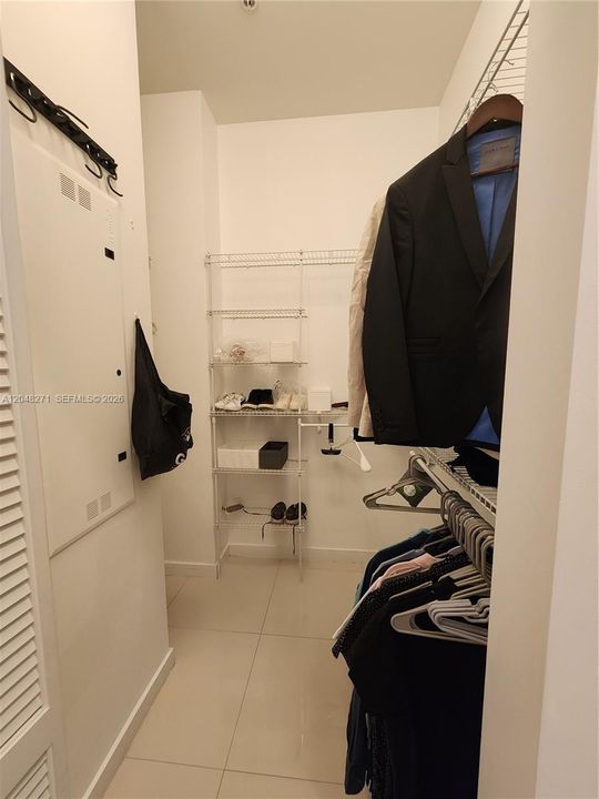 For Rent: $3,795 (3 beds, 2 baths, 1343 Square Feet)