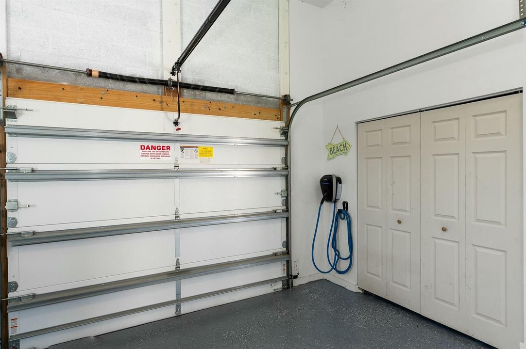 Garage 2