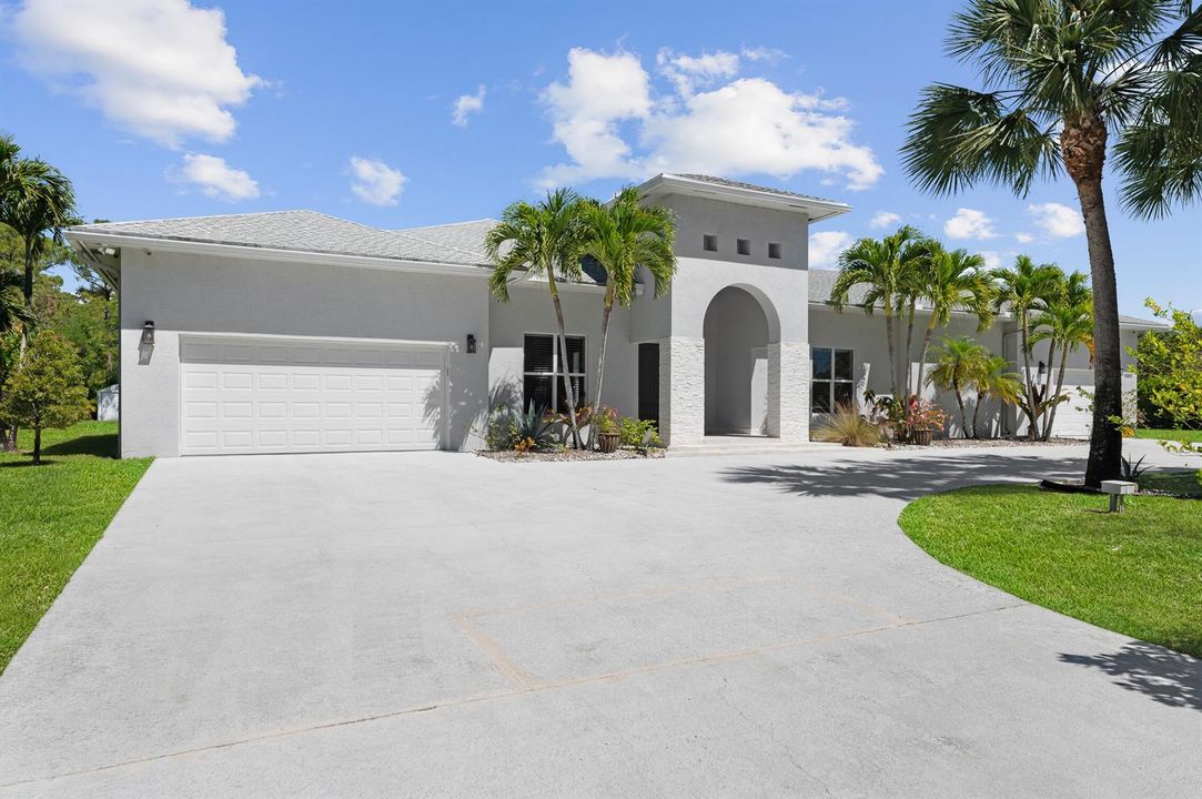 Front 15503 Temple Blvd