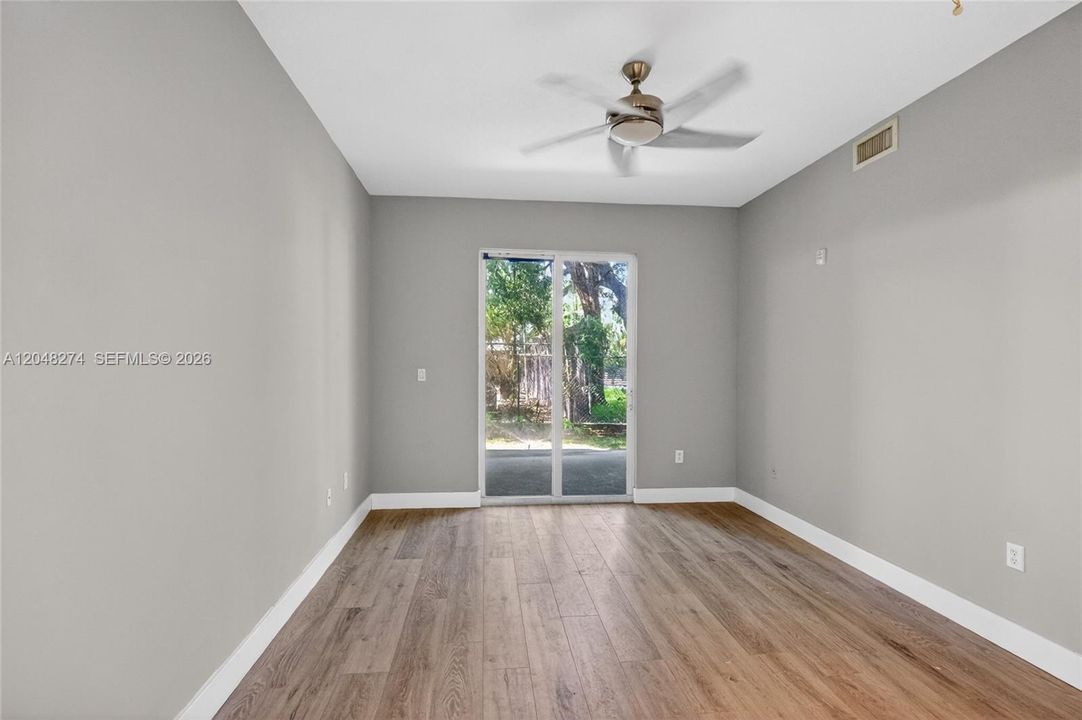 En Venta: $420,000 (2 camas, 2 baños, 945 Pies cuadrados)