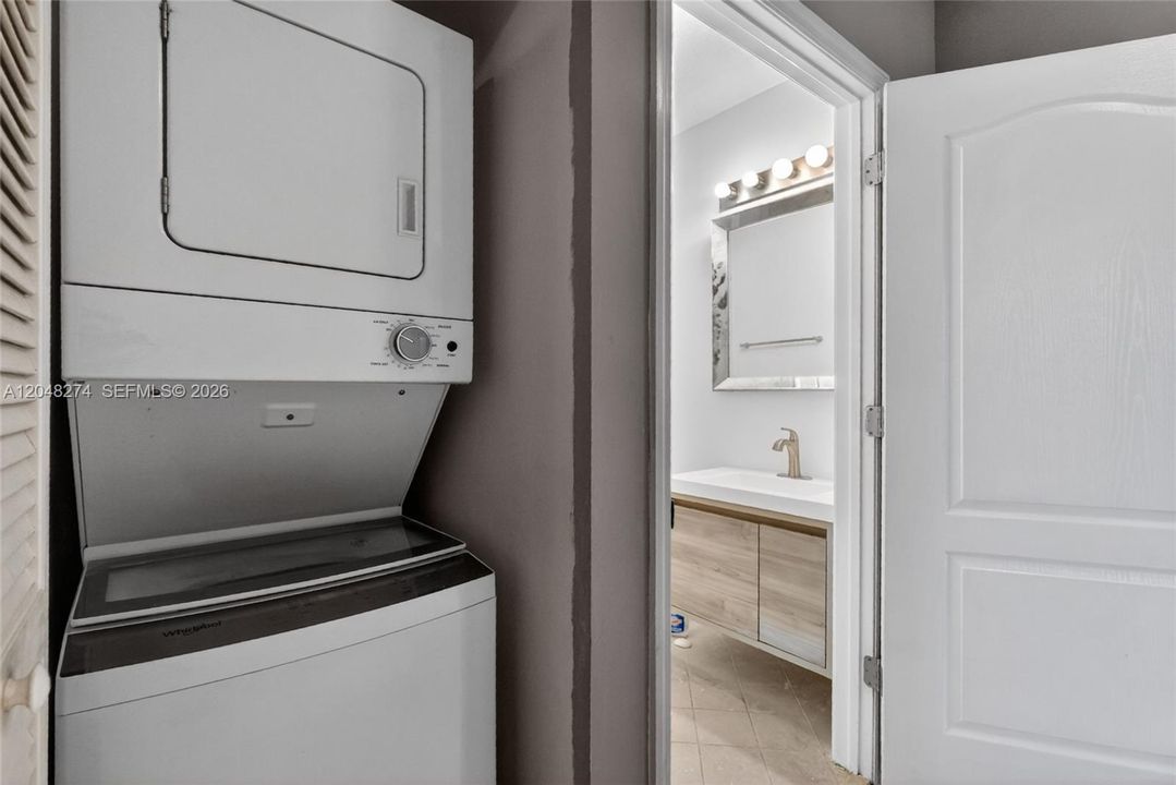 En Venta: $420,000 (2 camas, 2 baños, 945 Pies cuadrados)