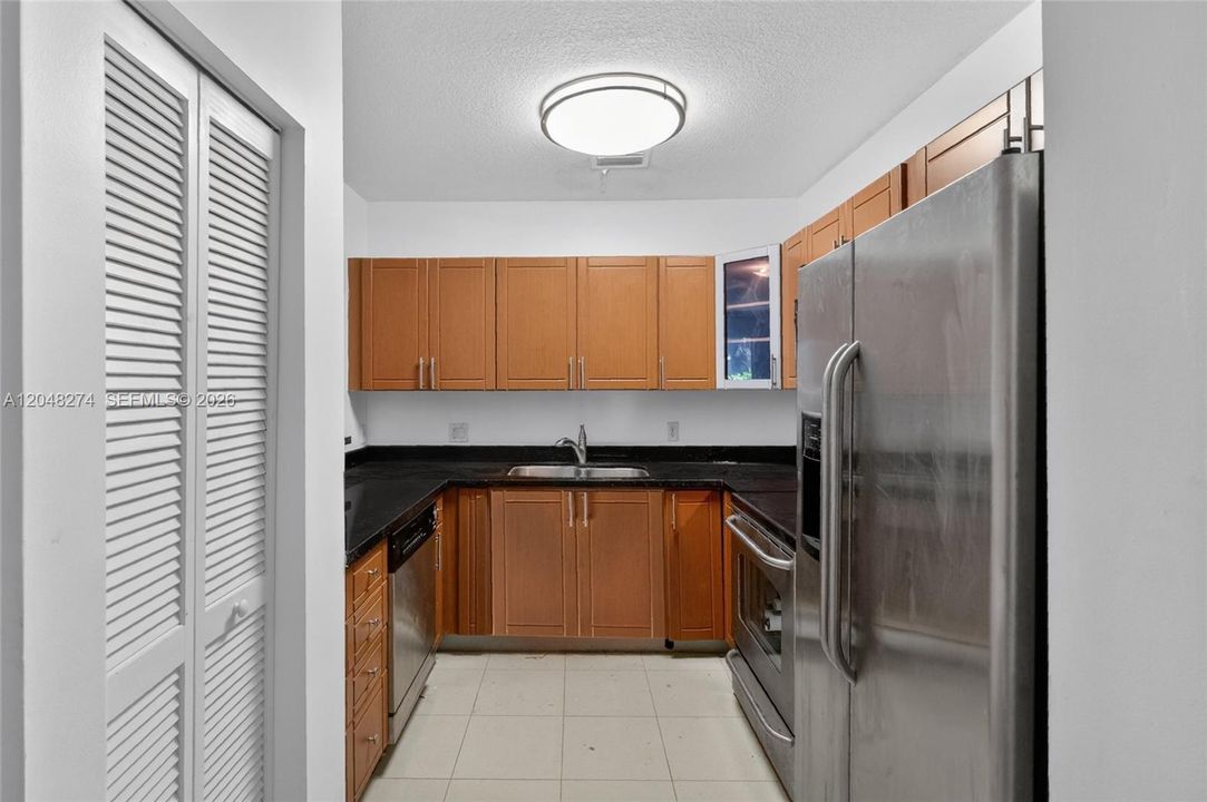 En Venta: $420,000 (2 camas, 2 baños, 945 Pies cuadrados)