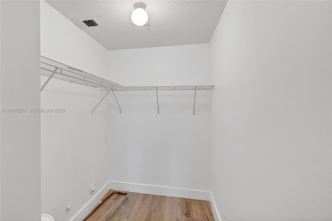 En Venta: $420,000 (2 camas, 2 baños, 945 Pies cuadrados)