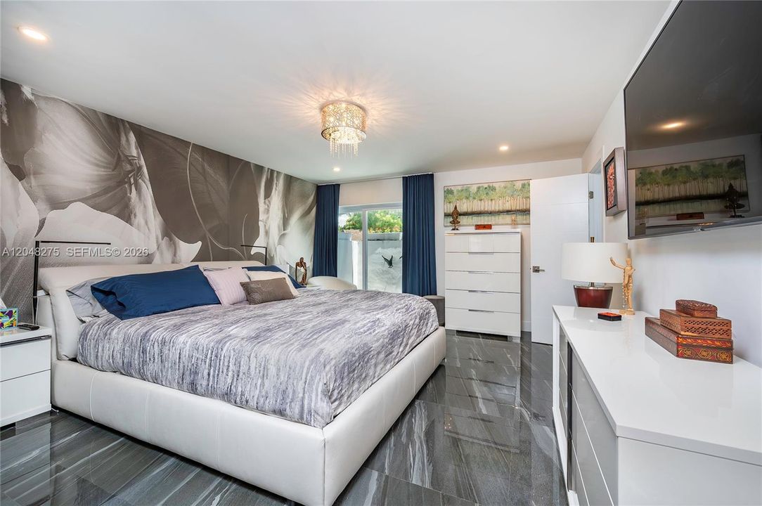 For Rent: $3,600 (3 beds, 2 baths, 1584 Square Feet)