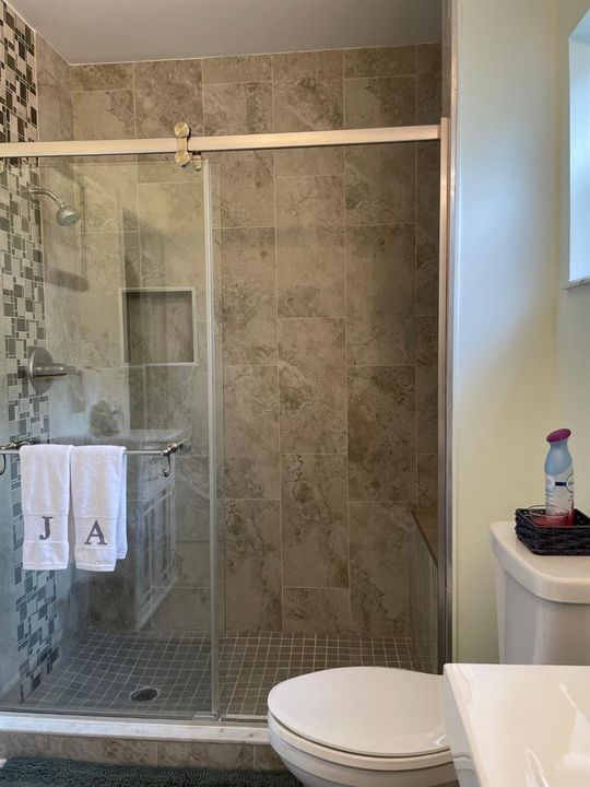 MASTER BATH ROOM