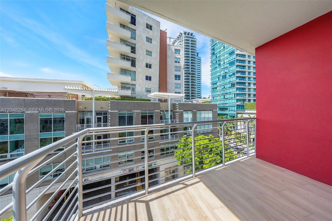 For Sale: $590,000 (0 beds, 1 baths, 537 Square Feet)