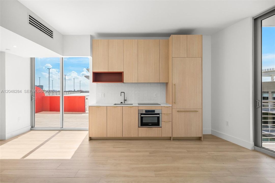 For Sale: $590,000 (0 beds, 1 baths, 537 Square Feet)