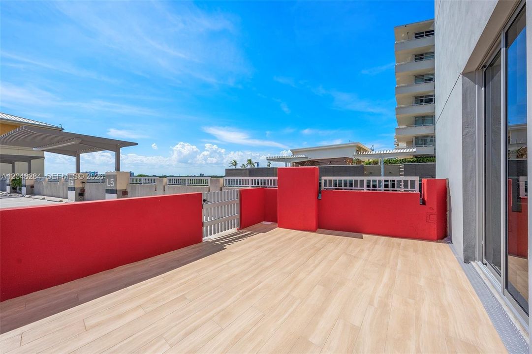 For Sale: $590,000 (0 beds, 1 baths, 537 Square Feet)