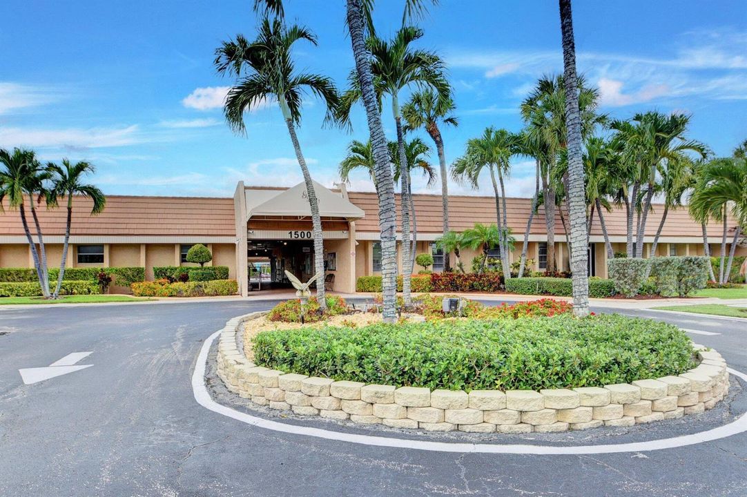 36-web-or-mls-Golden Lakes clubhouse B (