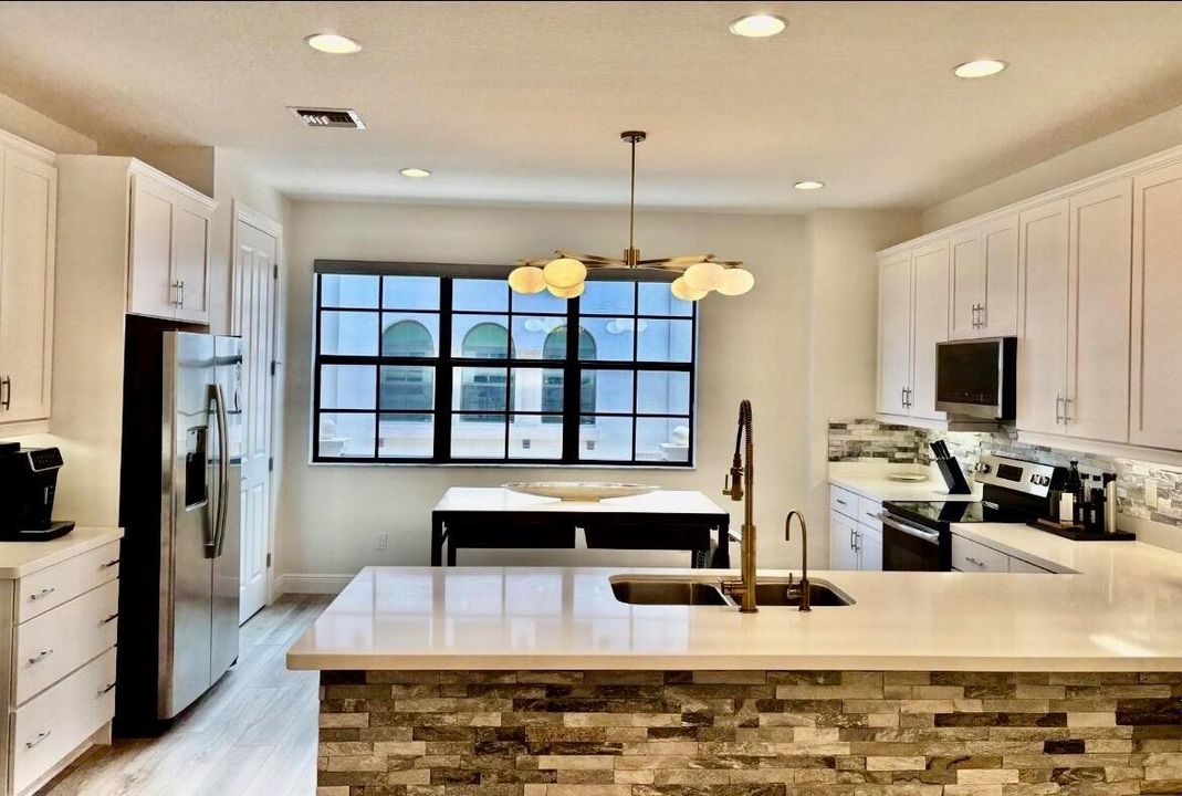 Kitchen full view
