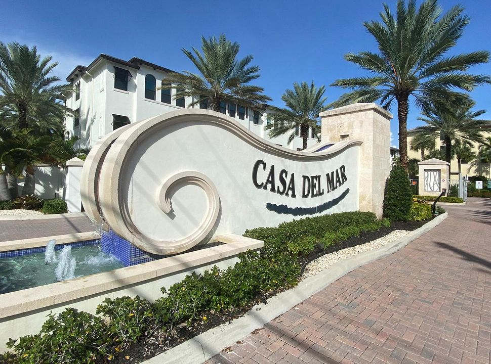 Casa-del-Mar-entranceBeach_Web-2000x1200