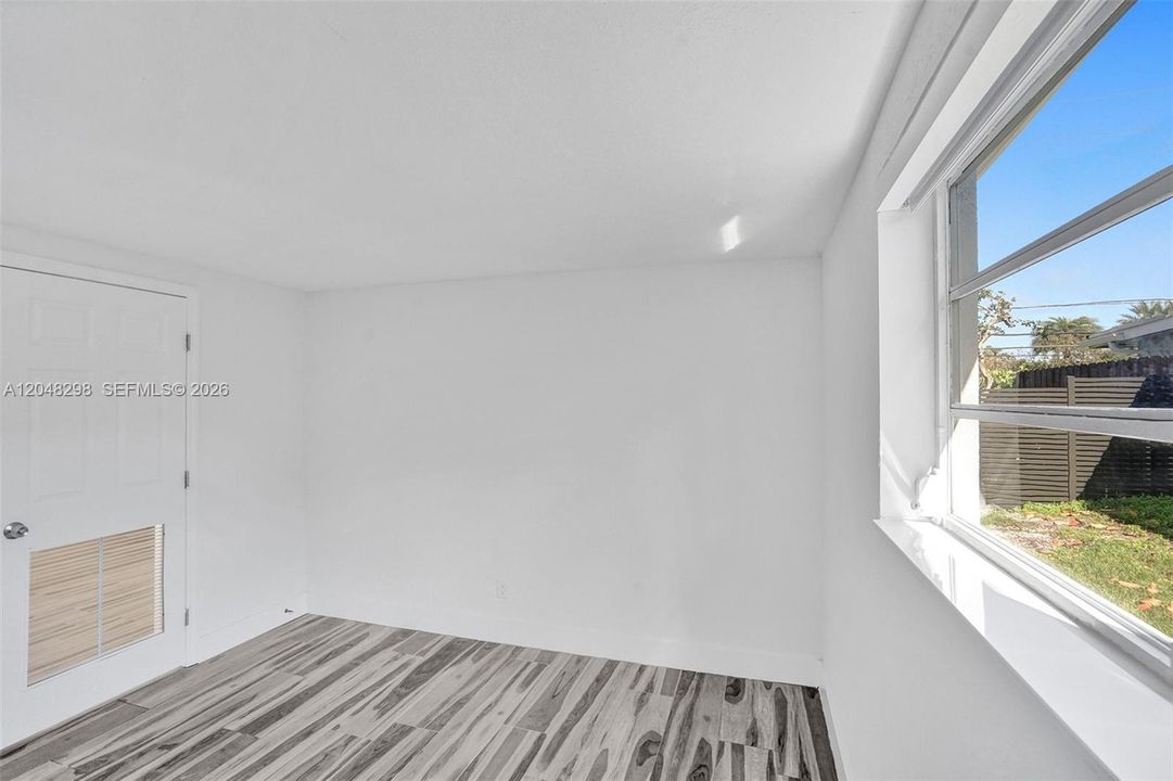 For Rent: $9,900 (6 beds, 4 baths, 2989 Square Feet)