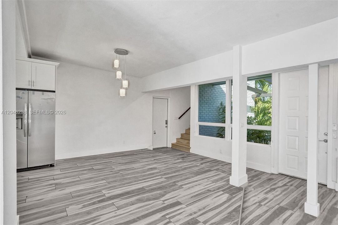 For Rent: $9,900 (6 beds, 4 baths, 2989 Square Feet)