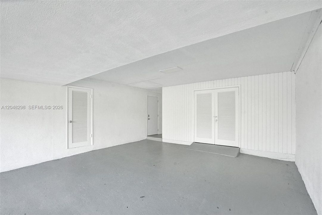 For Rent: $9,900 (6 beds, 4 baths, 2989 Square Feet)