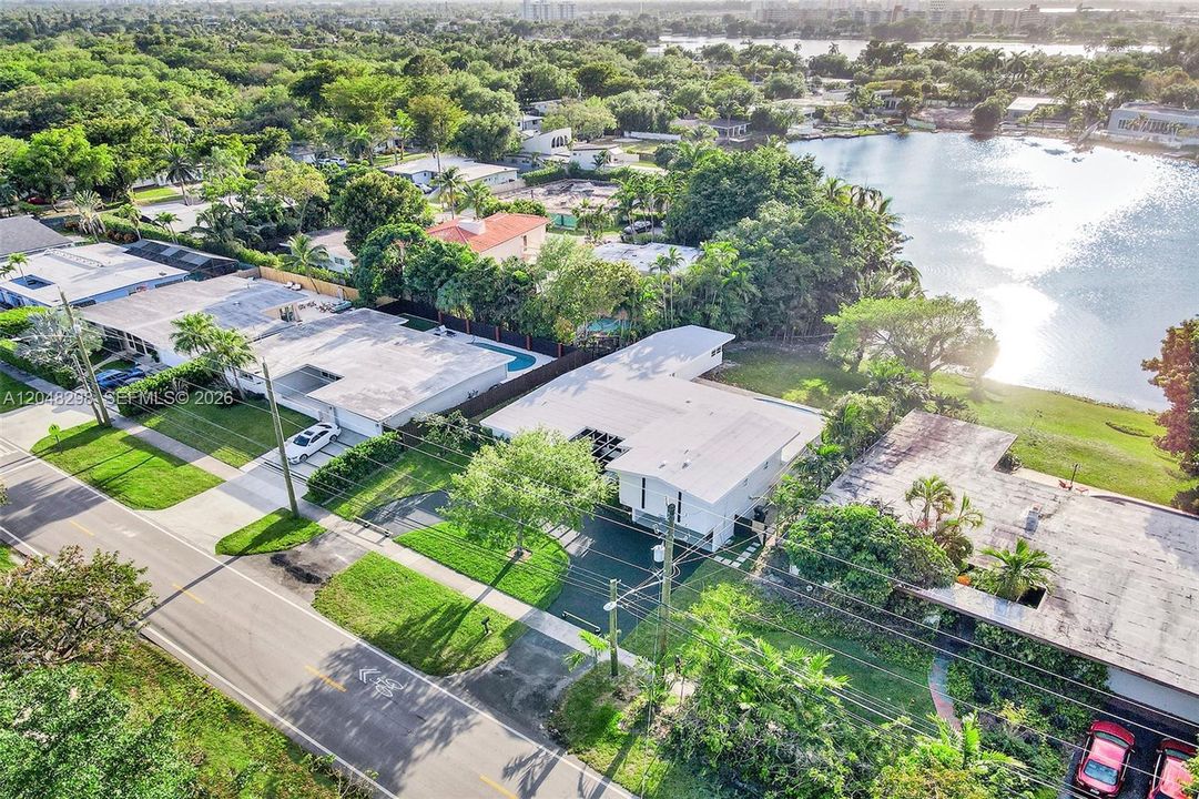 For Rent: $9,900 (6 beds, 4 baths, 2989 Square Feet)