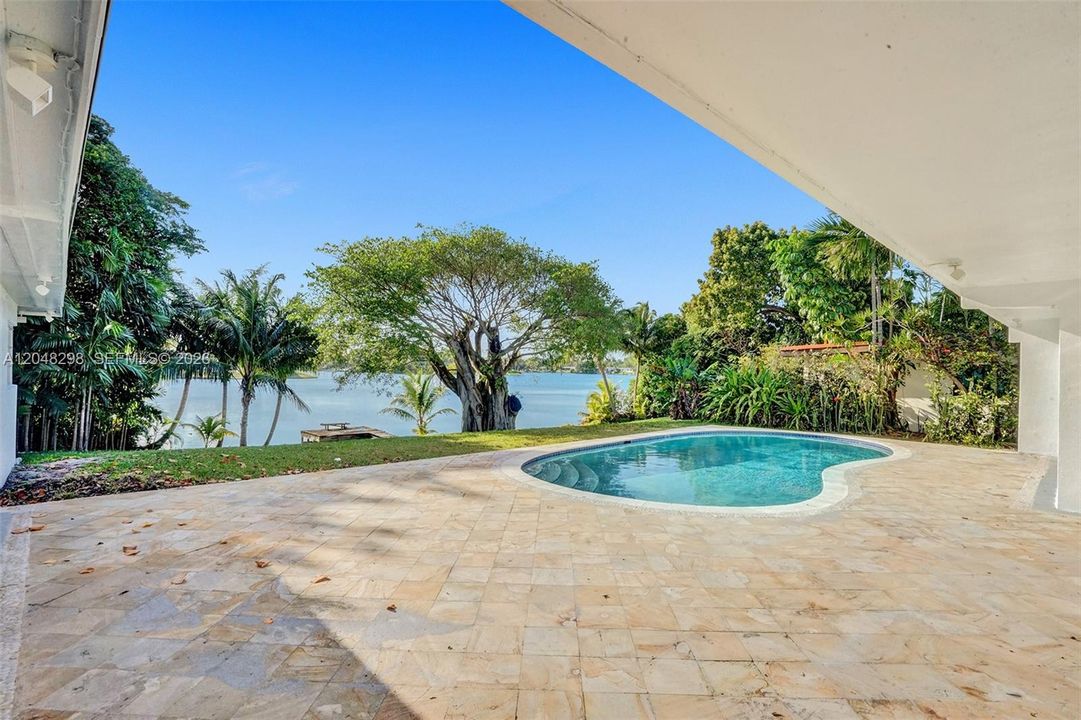 For Rent: $9,900 (6 beds, 4 baths, 2989 Square Feet)