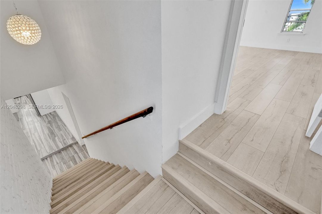 For Rent: $9,900 (6 beds, 4 baths, 2989 Square Feet)