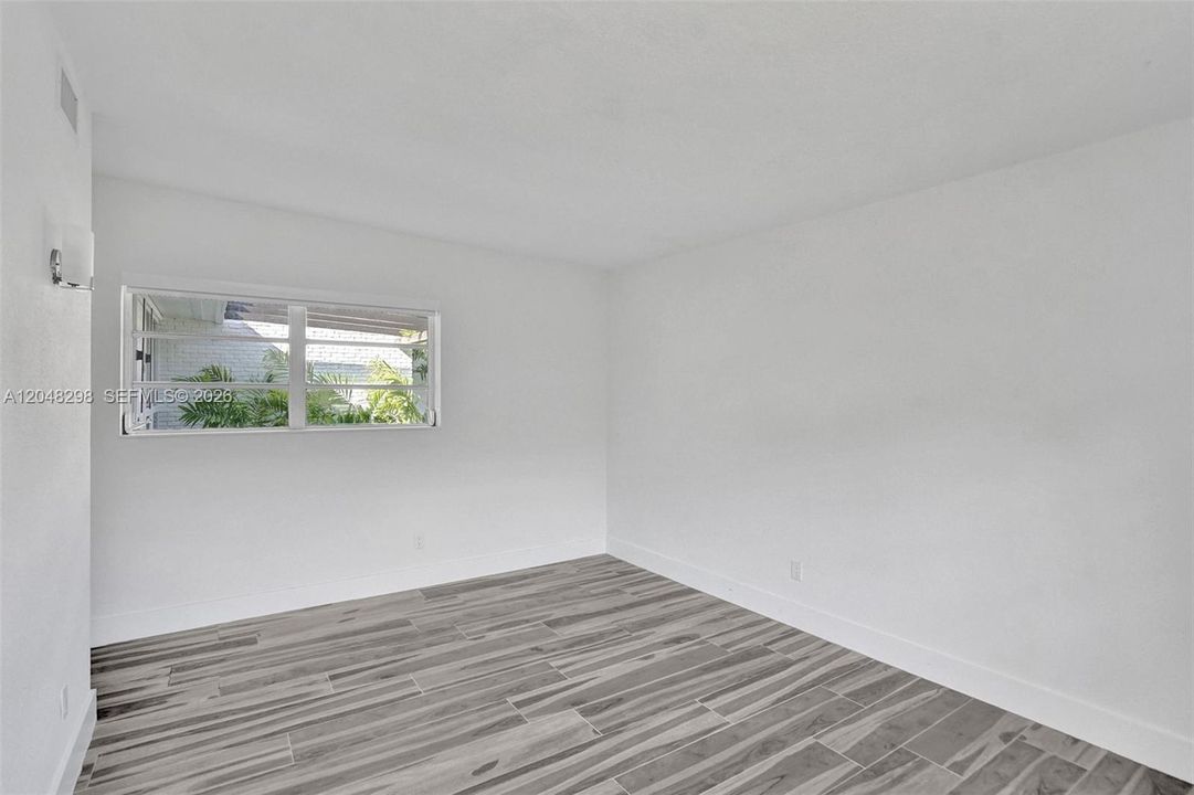 For Rent: $9,900 (6 beds, 4 baths, 2989 Square Feet)