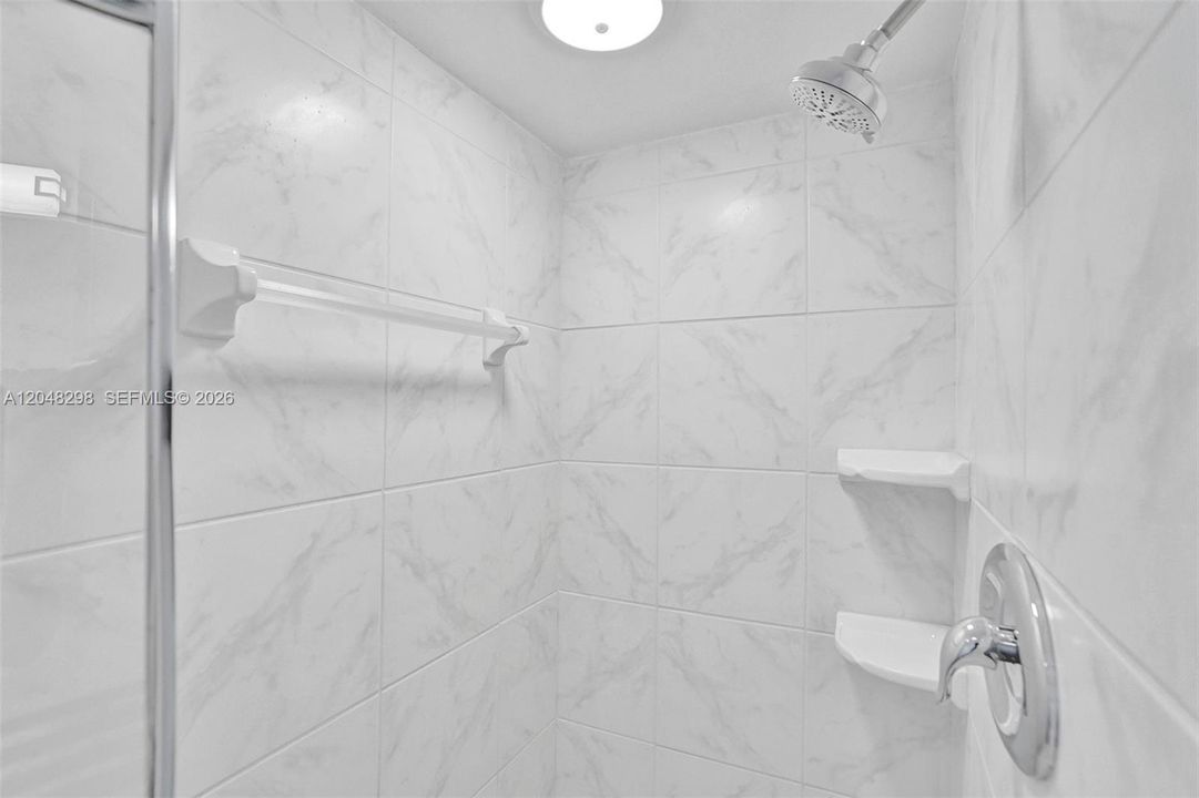 For Rent: $9,900 (6 beds, 4 baths, 2989 Square Feet)