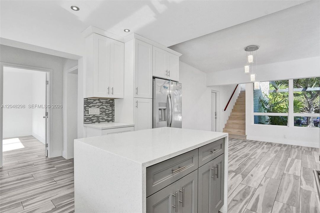 For Rent: $9,900 (6 beds, 4 baths, 2989 Square Feet)
