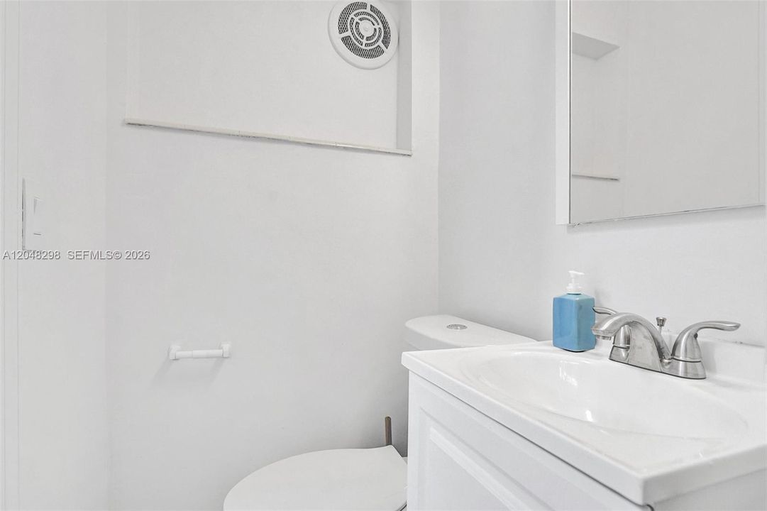 For Rent: $9,900 (6 beds, 4 baths, 2989 Square Feet)