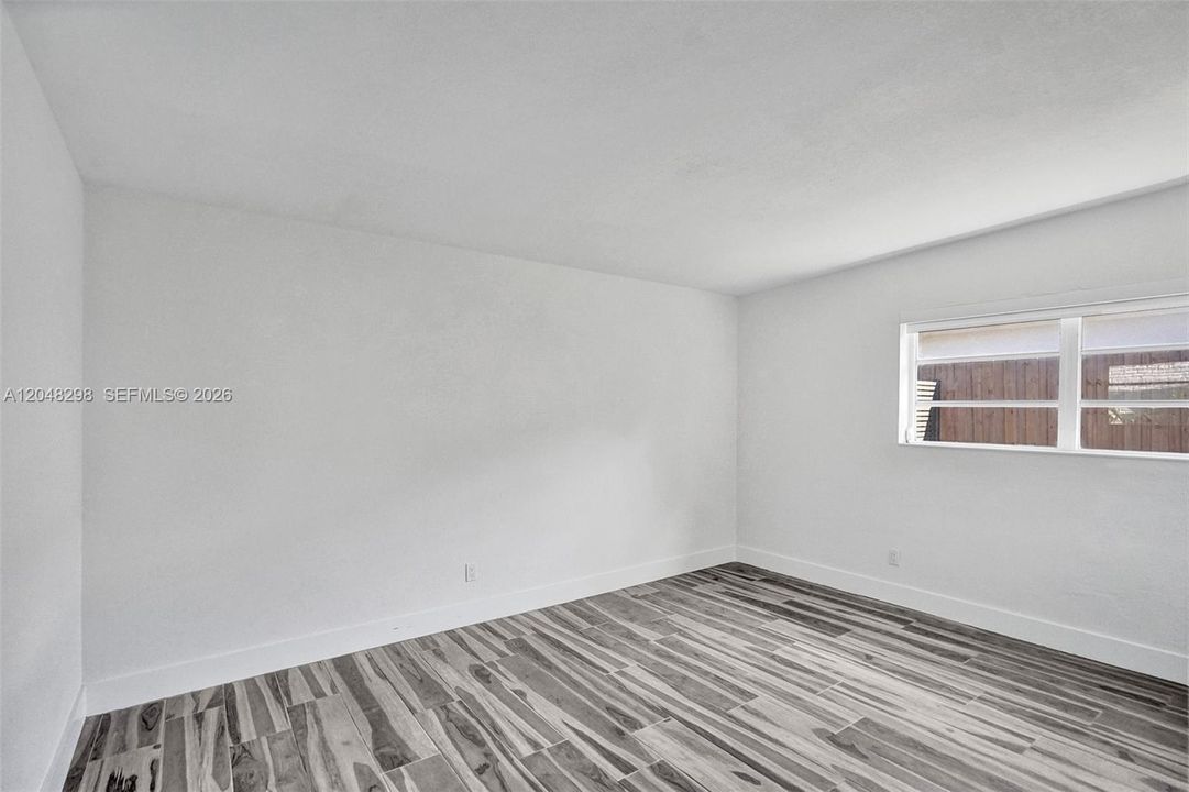 For Rent: $9,900 (6 beds, 4 baths, 2989 Square Feet)