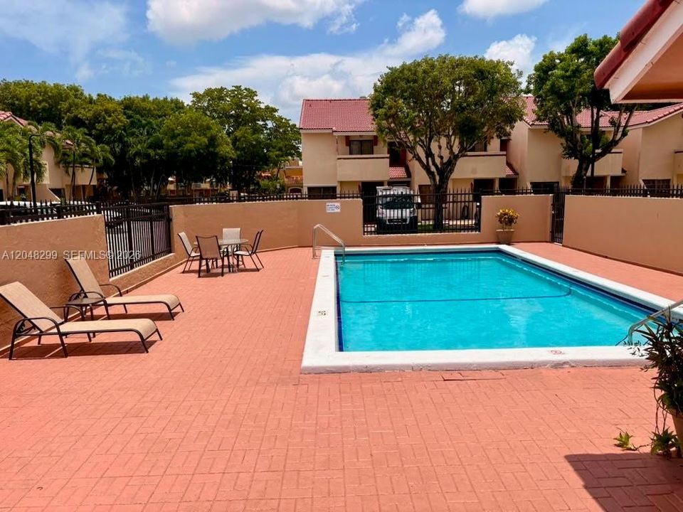 For Rent: $3,000 (3 beds, 2 baths, 1500 Square Feet)
