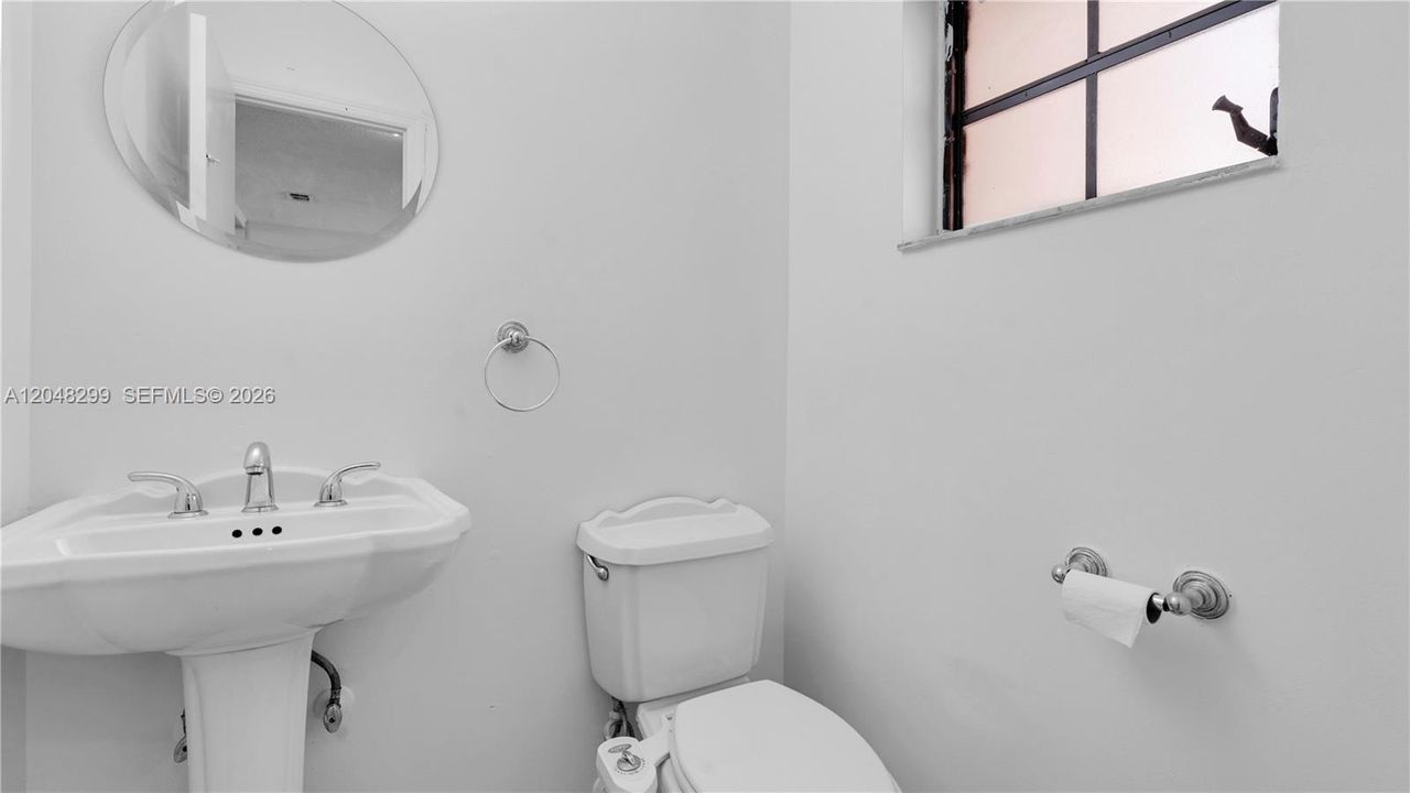 For Rent: $3,000 (3 beds, 2 baths, 1500 Square Feet)