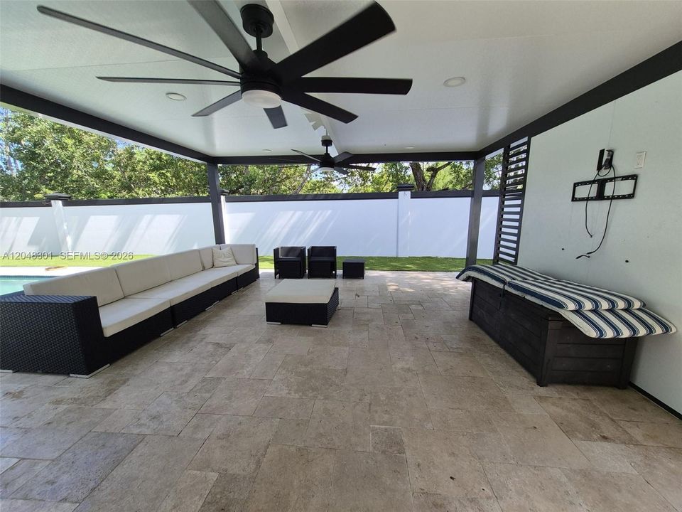 For Rent: $5,500 (4 beds, 2 baths, 2324 Square Feet)