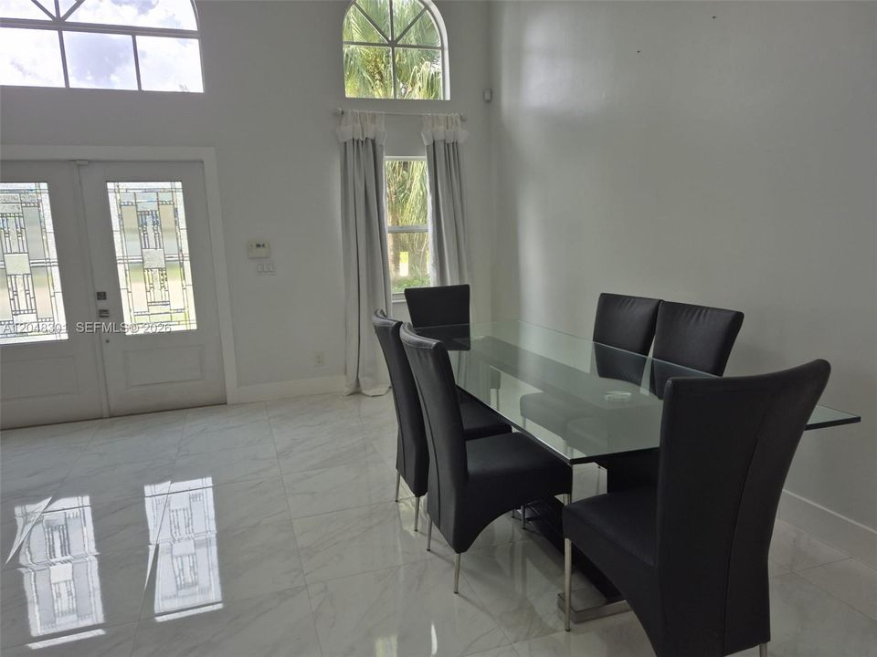 For Rent: $5,500 (4 beds, 2 baths, 2324 Square Feet)