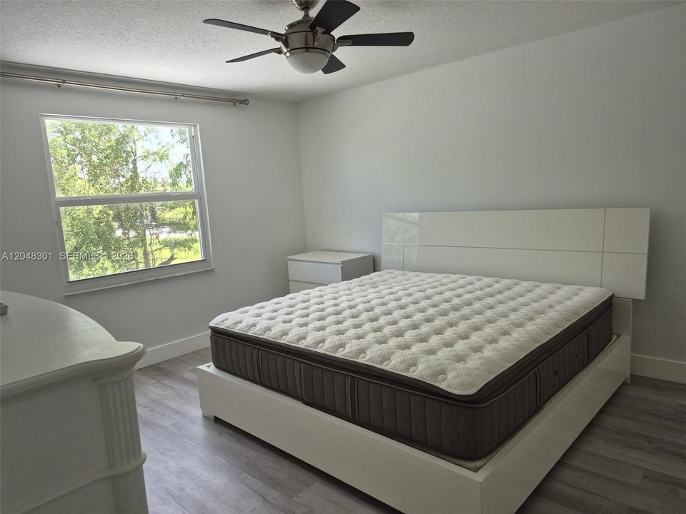 For Rent: $5,500 (4 beds, 2 baths, 2324 Square Feet)
