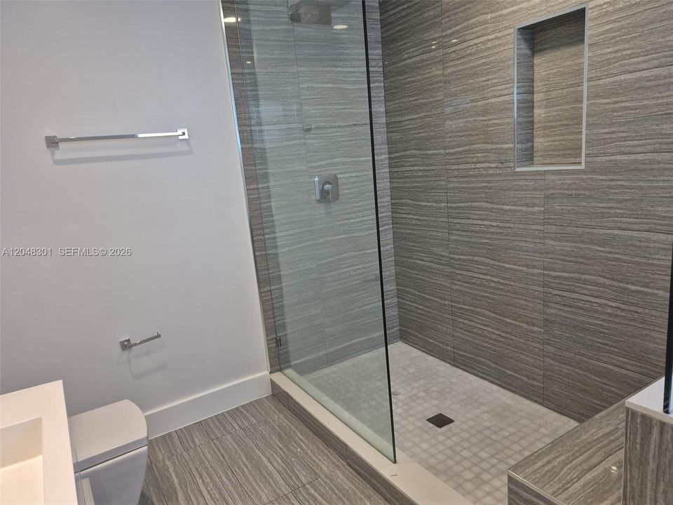 For Rent: $5,500 (4 beds, 2 baths, 2324 Square Feet)