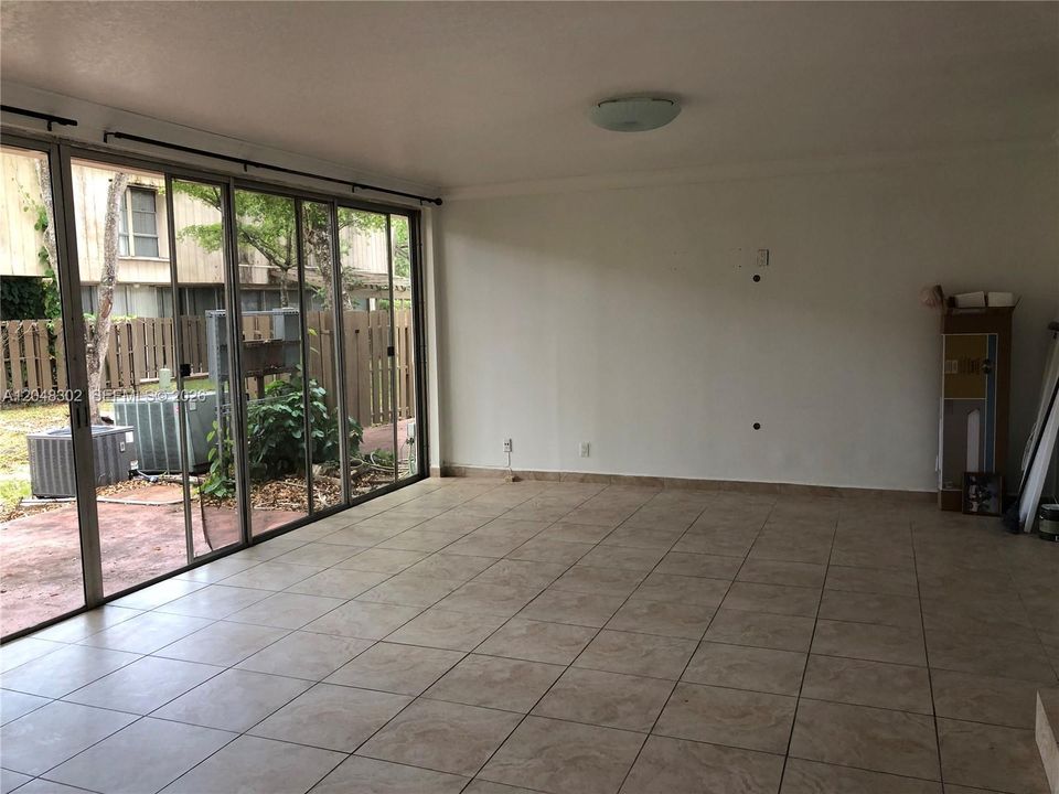 For Rent: $3,000 (4 beds, 2 baths, 1770 Square Feet)