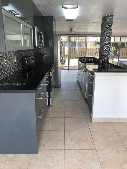 For Rent: $3,000 (4 beds, 2 baths, 1770 Square Feet)
