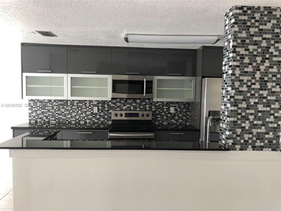 For Rent: $3,000 (4 beds, 2 baths, 1770 Square Feet)