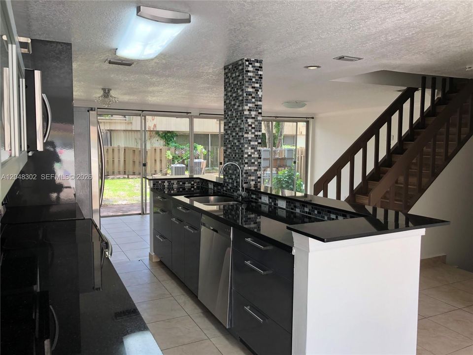 For Rent: $3,000 (4 beds, 2 baths, 1770 Square Feet)