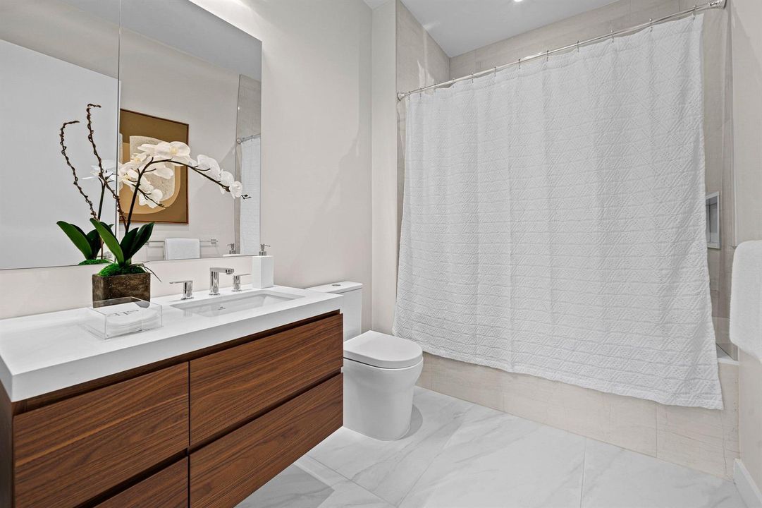 2nd Bathroom