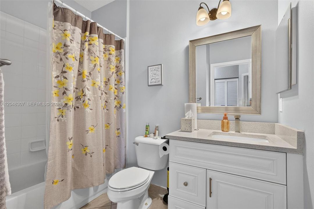 For Sale: $281,500 (2 beds, 2 baths, 1036 Square Feet)