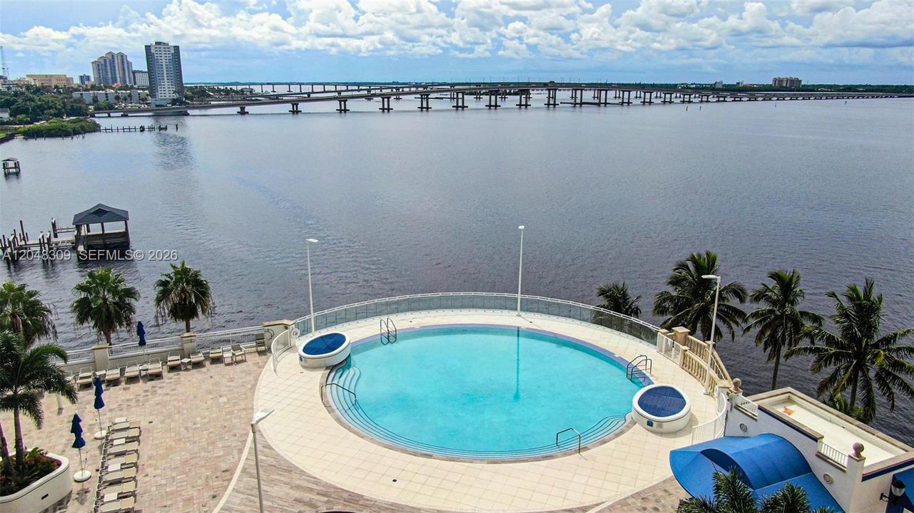 For Sale: $309,000 (3 beds, 2 baths, 1669 Square Feet)