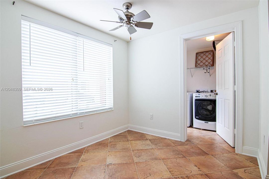 For Sale: $309,000 (3 beds, 2 baths, 1669 Square Feet)