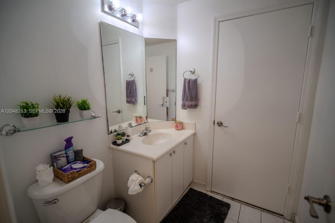 For Rent: $3,200 (2 beds, 2 baths, 1115 Square Feet)