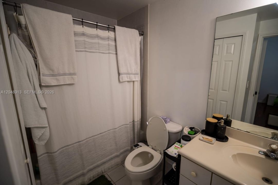 For Rent: $3,200 (2 beds, 2 baths, 1115 Square Feet)