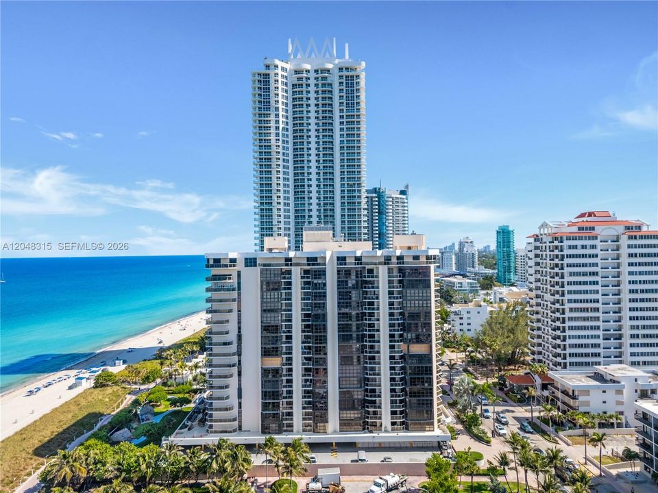 For Rent: $4,700 (2 beds, 2 baths, 1822 Square Feet)