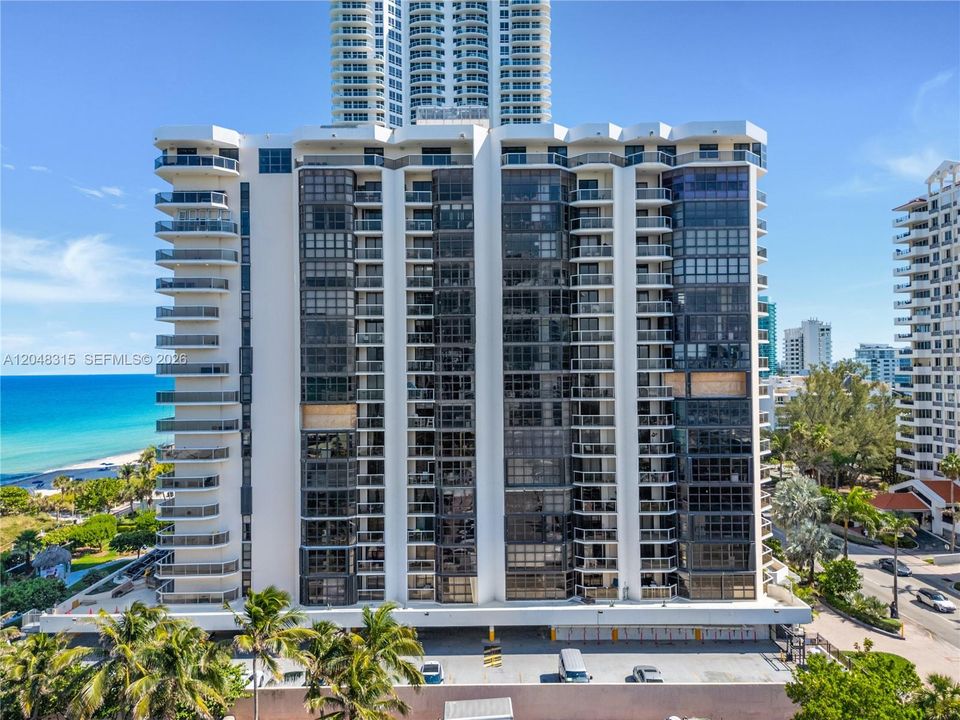 For Rent: $4,700 (2 beds, 2 baths, 1822 Square Feet)