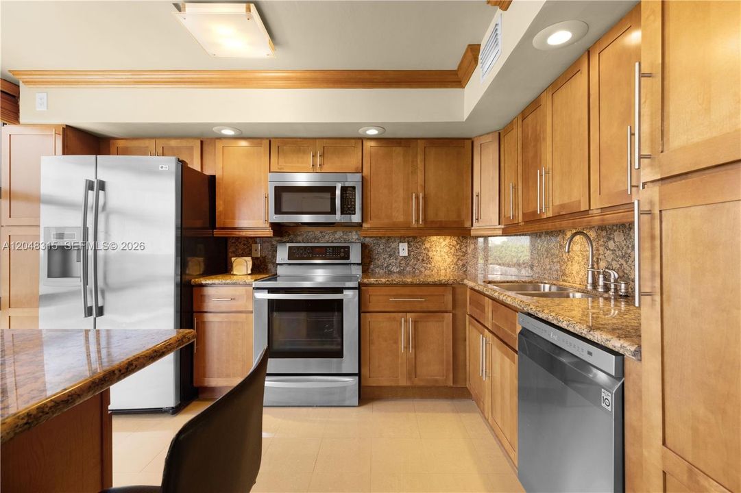 For Rent: $4,700 (2 beds, 2 baths, 1822 Square Feet)