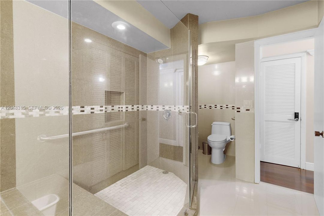 For Rent: $4,700 (2 beds, 2 baths, 1822 Square Feet)