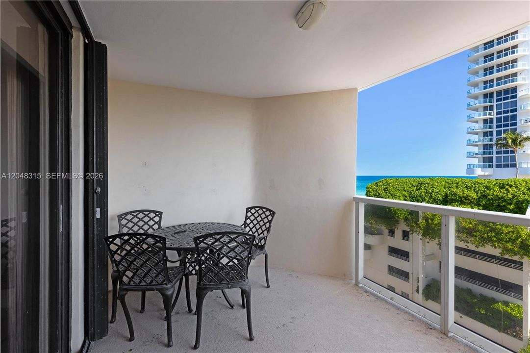 For Rent: $4,700 (2 beds, 2 baths, 1822 Square Feet)